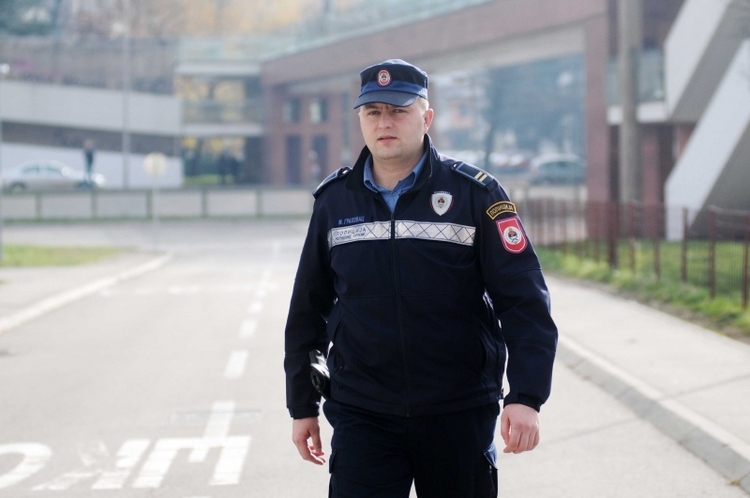 Policajac iz Nevesinja loše odglumio svoju otmicu i pljačku