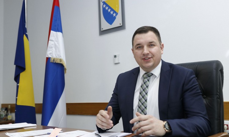Još jedan bivši ministar kojem se sudi jer se na naš račun dobro “naklepo” para!