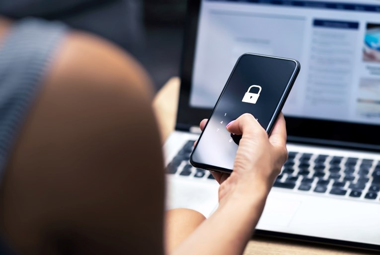 Kako najlakše prepoznati da imate virus na mobitelu ili računalu?