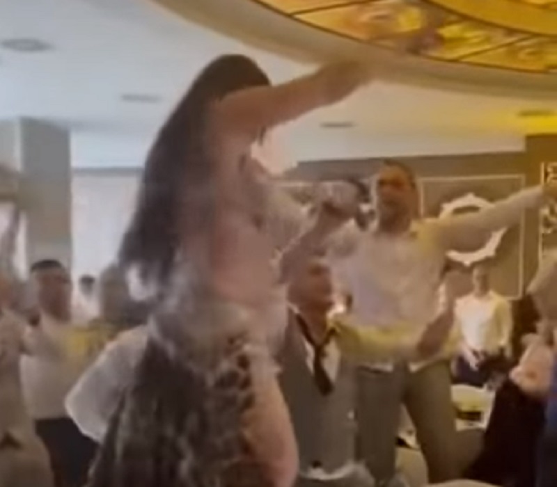 “DECA SRBIJE” – Na maturu doveli trbušnu plesačicu -VIDEO