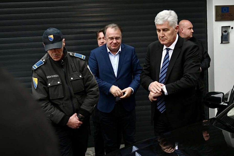 Još jedan promašaj zgubidana – Čović i Nikšić potvrdili kako se ništa nisu dogovorili i da će se opet dogovarati!