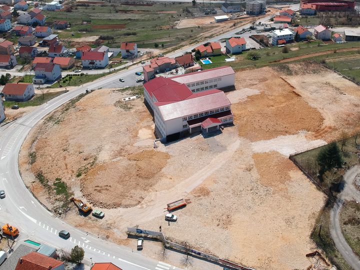 Započinju radovi na uređenju platoa nove osnovne škole fra Petar Bakula u Posušju