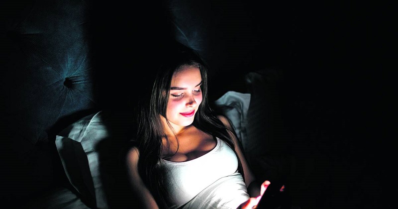 Je li tamni način rada na mobitelima bolji za naše oči?