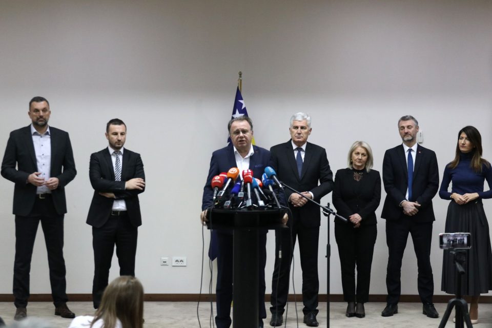 VIDEO: Sad će i zimi cvijeće da cvijeta jer će “Lijanovićev” Nermin Nikšić biti novi premijer FBiH!