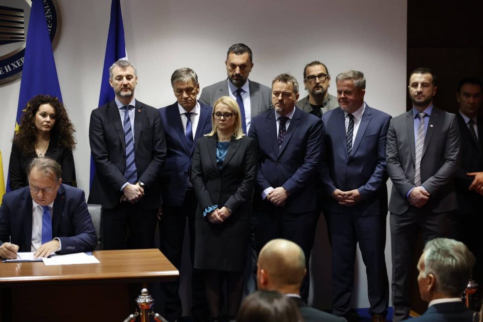 Sve za fotelju