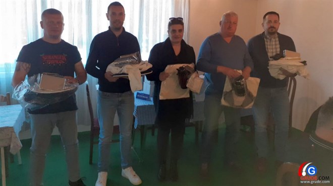Sastali se grudski pčelari, ‘Matica’ bogatija za 6 novih članova