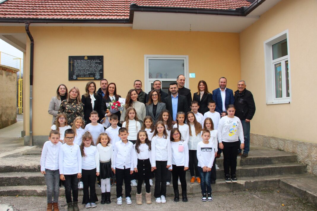 90 godina školstva na posuškom Gracu