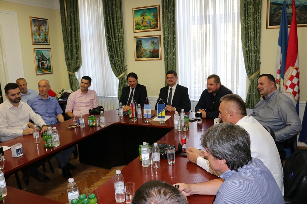 U Ljubuškom potpisani ugovori o sufinanciranju projekata na području Hercegovine vrijedni gotovo 2 milijuna KM