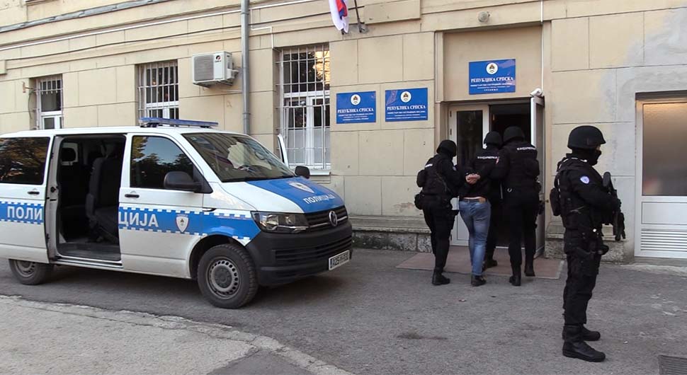Uhićen savjetnik direktora Policije i dvojica sinova: Napali policajce u Banjoj Luci