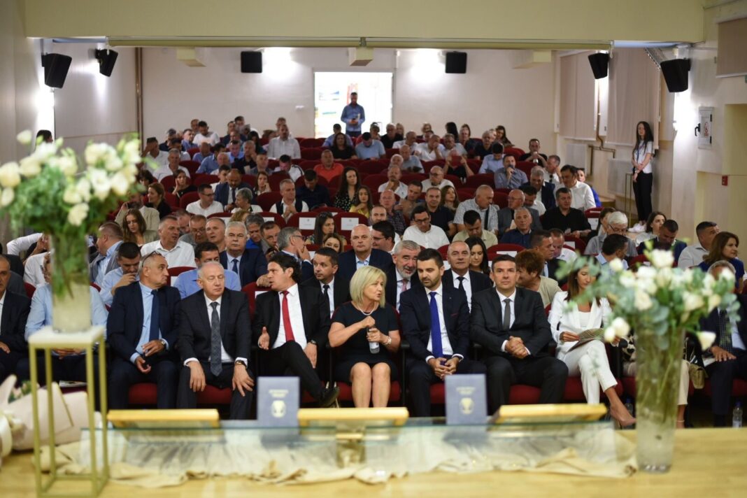 Uz nazočnost svega i svačega, održana svečana sjednica Općinskog vijeća općine Posušje