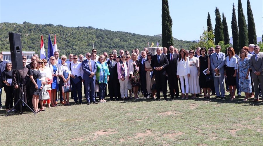 Potpisani ugovori o raspodjeli sredstava RH za financiranje programa i projekata od interesa za hrvatski narod u BiH za 2023. godinu