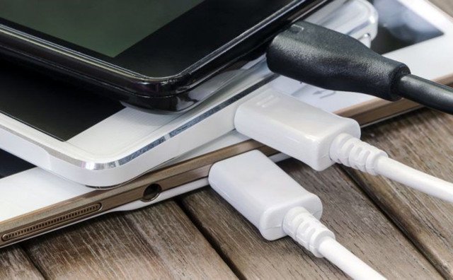 ODLUKA JE PALA – Svi mobiteli u EU morat će imati univerzalni punjač