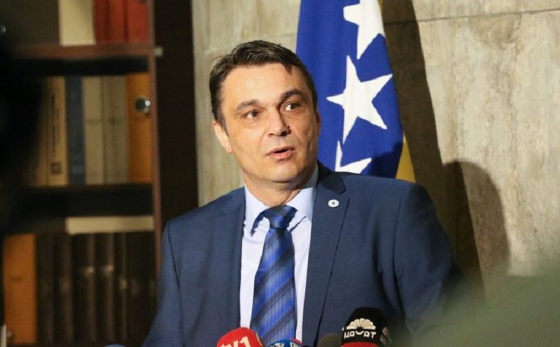 Bivši ministar sigurnosti Sadik Ahmetović novčano isplatio služenja zatvorske kazne