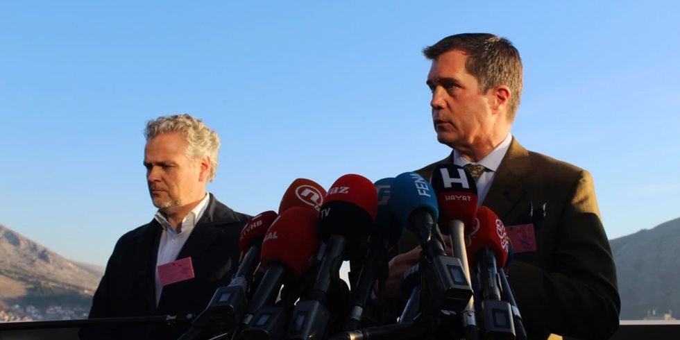 Johann Sattler razočaran dvostrukim igračem Draganom Čovićev