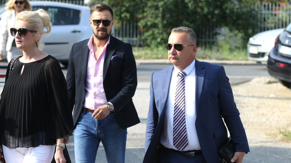 SLUČAJ RESPIRATORI: Druge oznaka respiratora, Mustafa zatraži ugovor, ali da ga nikad nije vidio!