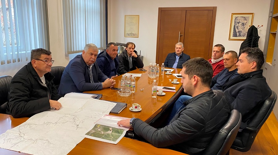 Održan sastanak oko realizacije projekta izgradnje vodospreme i vodovodne mreže u MZ Čerigaj