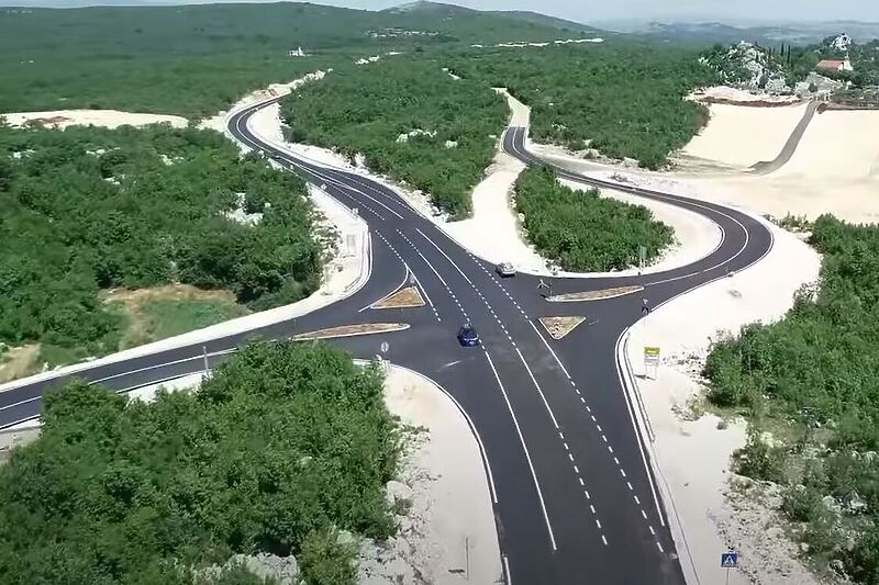 Pogledajte iz zraka dio moderne magistrale od Stoca do Neuma