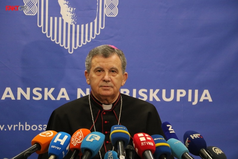 VIDEO: mons Tomo Vukšić -“Sjetimo se 17.000 ljudi u BiH koji se hrane u narodnim kuhinjama”
