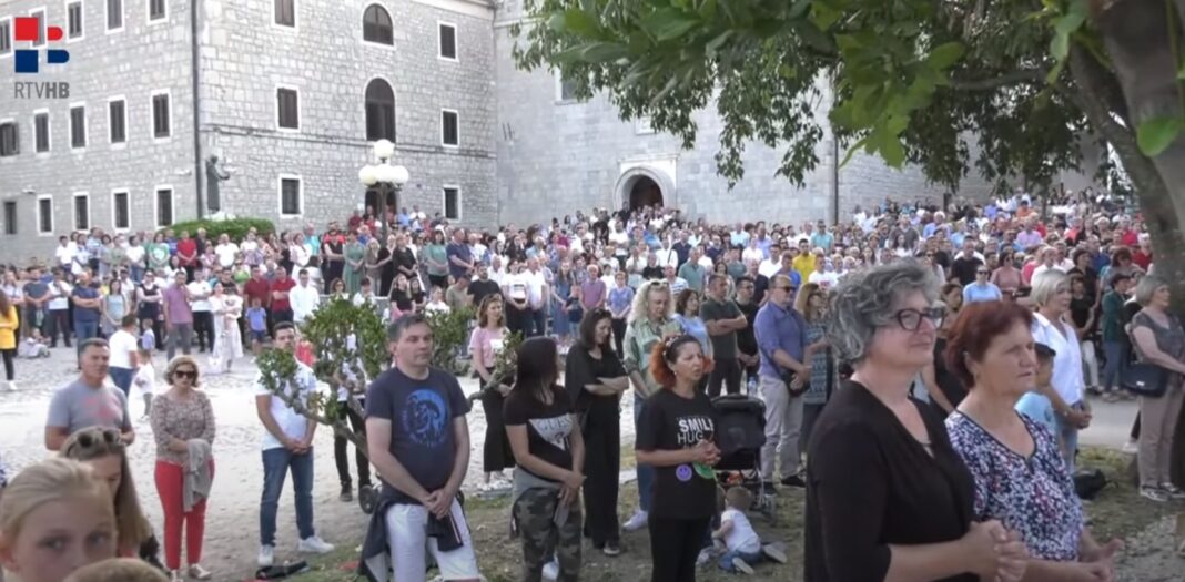 VIDEO: Tisuće vjernika na Uočnici svetom Anti na Humcu