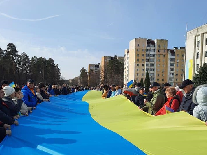 VIDEO: Rusi im okupirali gradić, a zatim tisuće mještana izašlo na ulice prosvjedovati i otjerali okupatora!