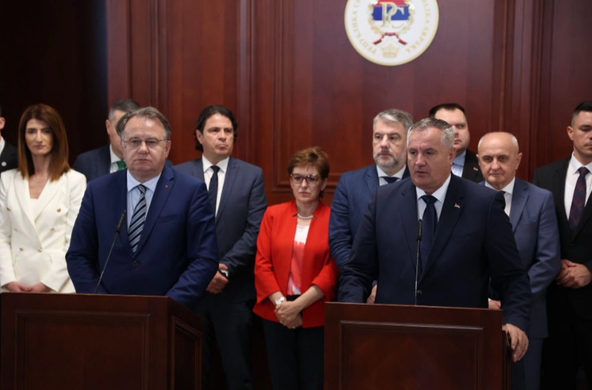 Foteljašima važne samo fotelje – Ekonomske poteškoće u BiH političari rješavaju jedino kako znaju – zaduživanjima