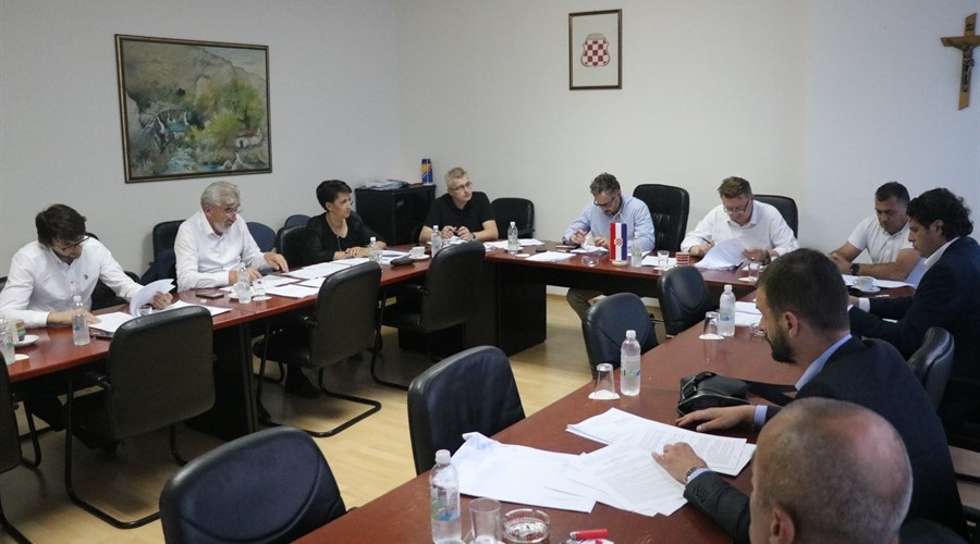 Vlada ŽZH na 146. sjednici donijela Uredbu ostvarivanju naknada sucima, tužiteljima i sudskim stručnim suradnicima