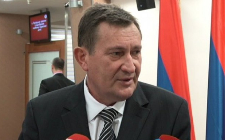 RUPA NAŠLA ZAKRPU – BiH ministar “popušio” torbicu s 20 tisuća eura u ugostiteljskom objektu