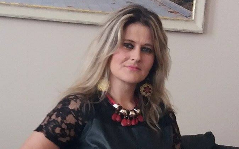 PRVA U BiH – Spisateljica Žana Alpeza IZDALA KNJIGU UZ POMOĆ UMJETNE INTELIGENCIJE (AI)