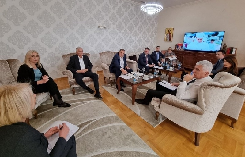 Čović na kavi kod Dodika nakon povratka iz Rusije. Priča za javnost “ko fol” ubrzanje europskog puta i općeg razvoja BiH