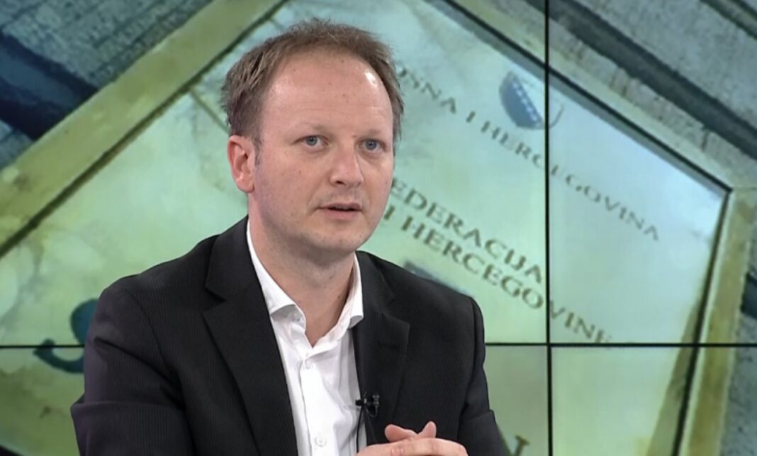 Uhićen “Lijanovićev čovik” ministar u Vladi KS Bojan Bošnjak