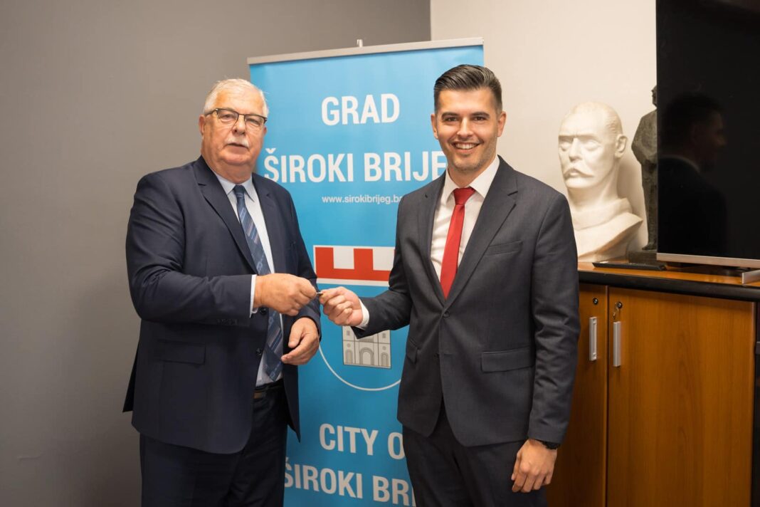 Au što se fina lova međusobno i dalje lijepo obrće u Širokom Brijegu na račun sporta i kulture!