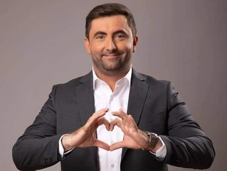 NISAM TIP, AL SAM LIK! – Gradonačelnik iz RS-a organizirao nagradnu igru. Nagrada je večera s njim