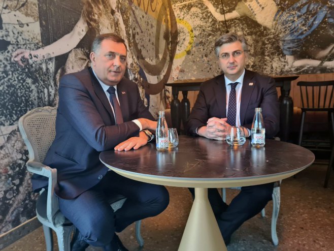 SASTALA SE BRAĆA – Plenković i Dodik se lijepo družili u Banjoj Luci