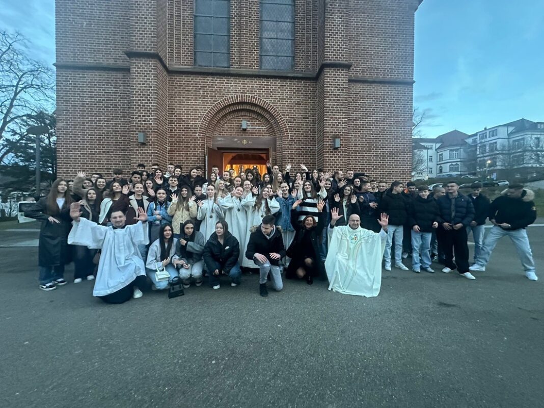 FOTO: Održan 6. susreti hrvatske katoličke mladeži u Njemačkoj