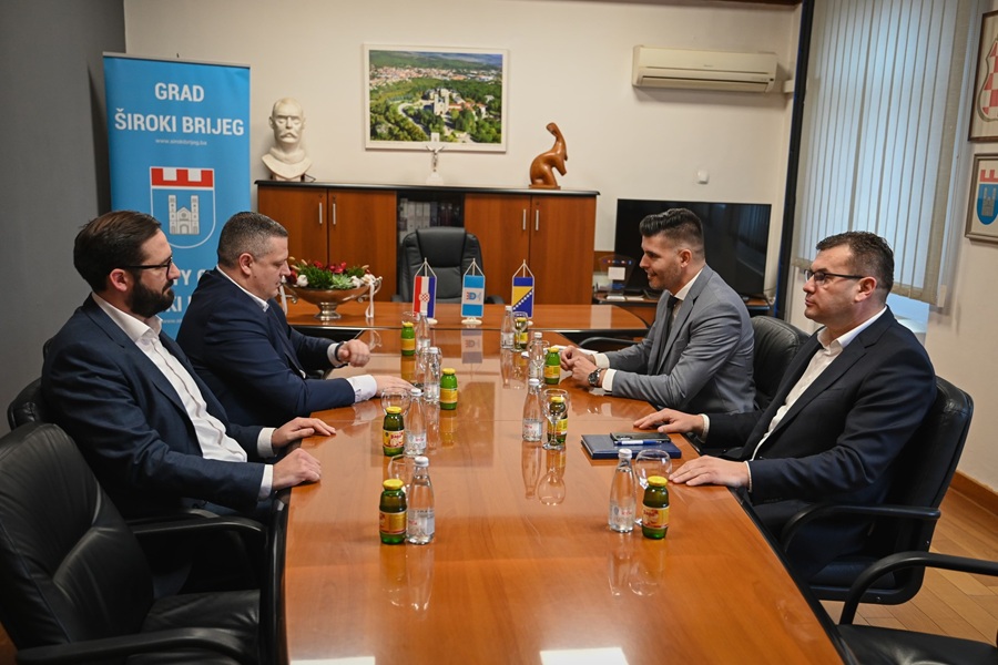 Dario Knezović u uredu Gradonačelnika Pavkovića ugostio federalnog ministra Vojina Mijatovića
