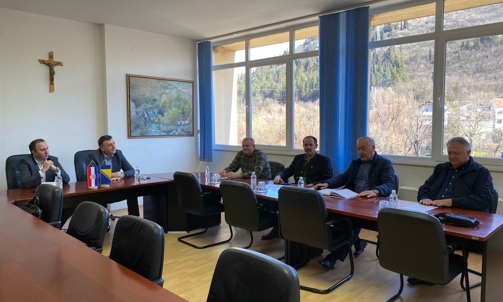 Održan sastanak predsjednika Vlade i ministra gospodarstva ŽZH s predstavnicima Lovačkog saveza Herceg Bosne
