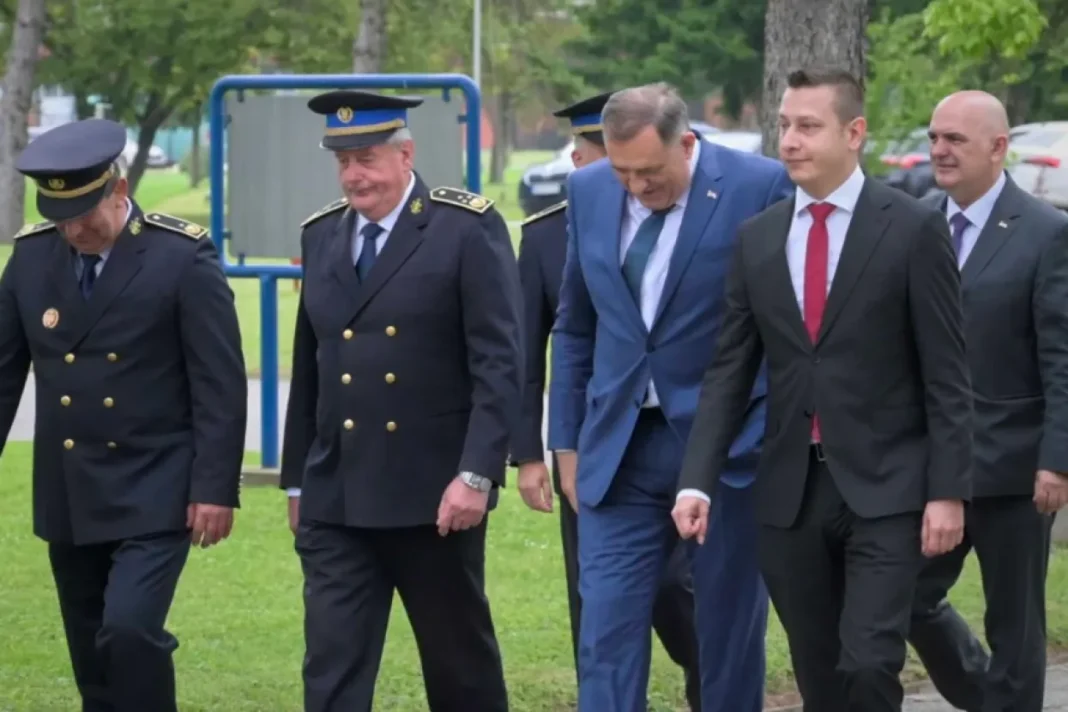 Potpredsjednik RS-a podnio krivičnu prijavu – Tko je dozvolio kriminalcu i predsjedniku RS-a ulazak u vojarnu?