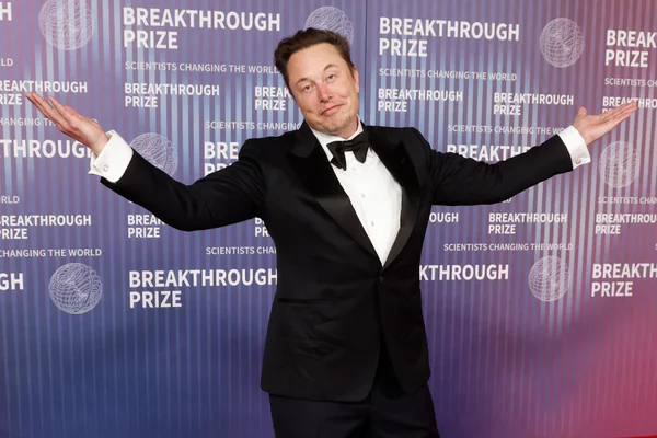 Elon Musk je običan ovisnik o narkoticima koji se “kupa u parama”!