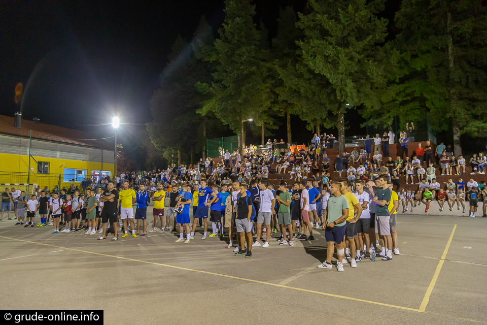 Tko će pojesti janje, a tko 100 ćevapa? Ivandan u Ružićima nudi više od igre!