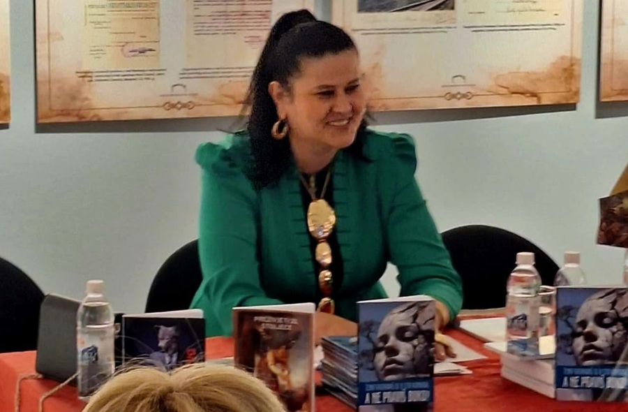 Mostarke se prepoznale u riječima: „Raspadaš se u sto komada, a ne praviš buku“