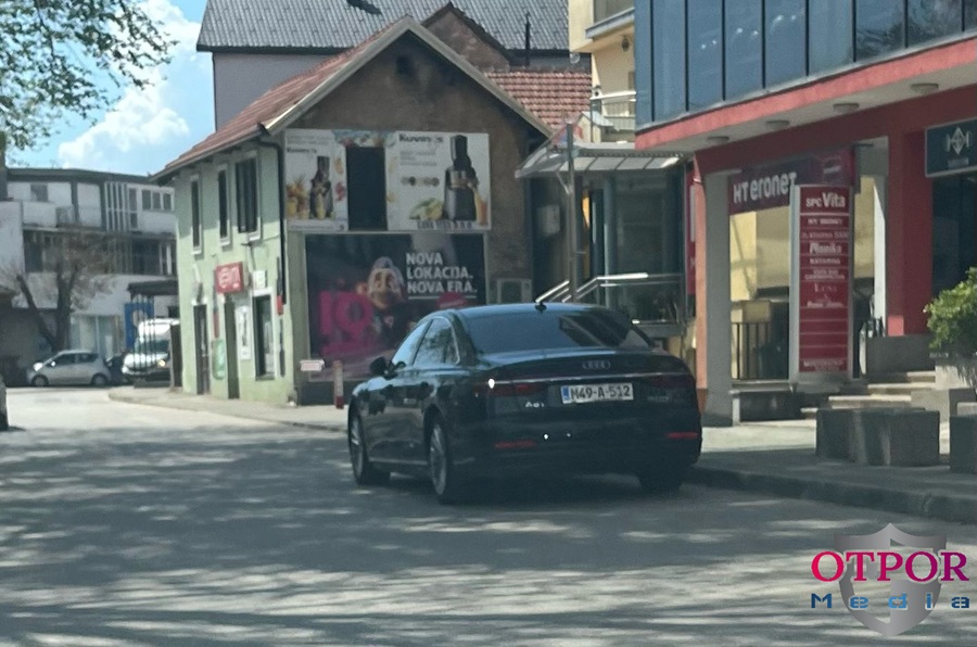 Bahato parkiranje Čovićevog vozača u centru Širokog Brijega