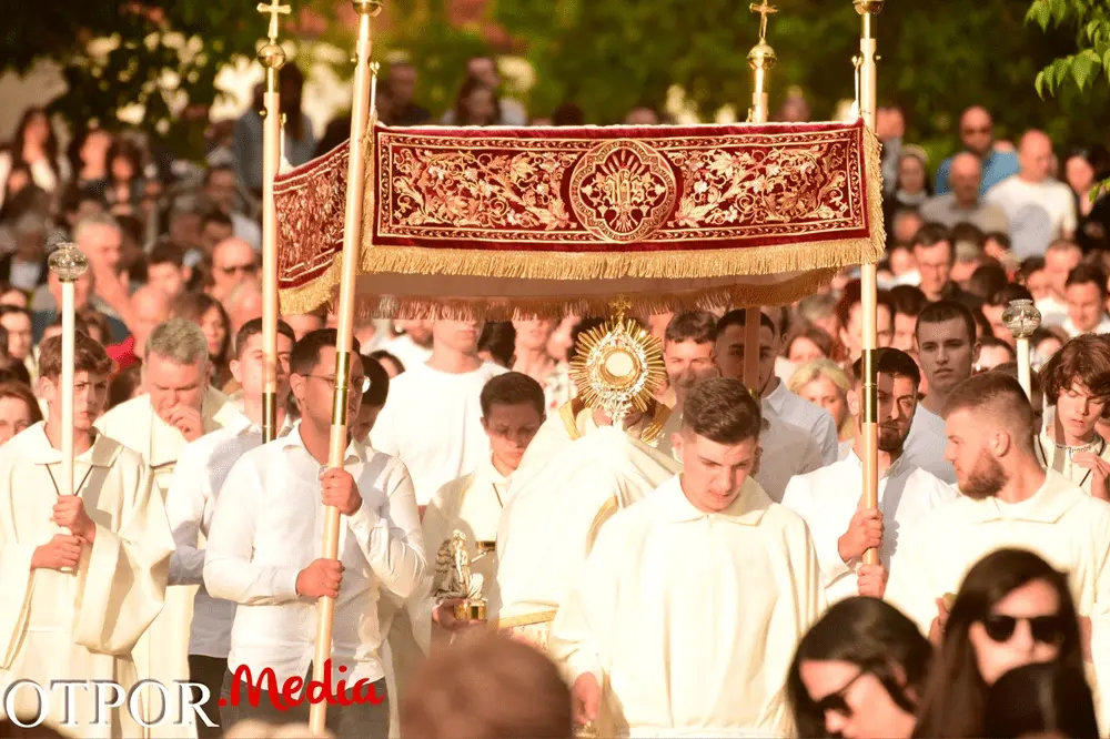 Tijelovo na Širokom Brijegu: Svečana misa i procesija kroz grad