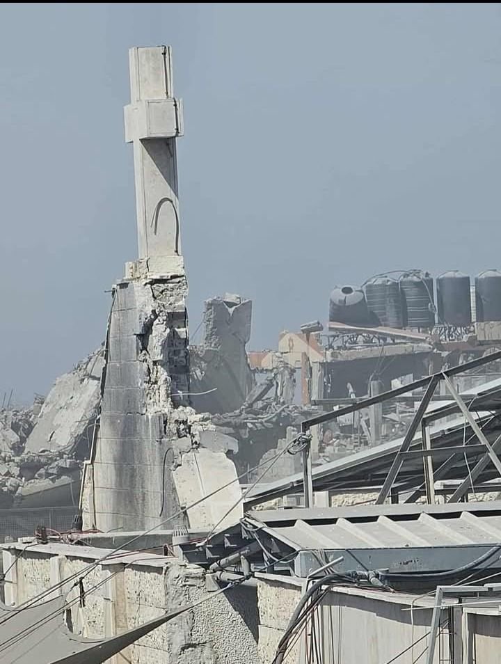 Židovi raketirali jedinu katoličku crkvu u Gazi. Dvije žene ubijene, svećenik i nekoliko ljudi ranjeno