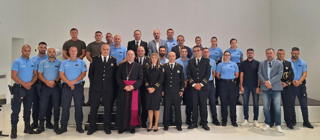 Susret biskupa Palića i policijskog vrha triju županija: „Vaša služba traži istinu, pravdu i mir“