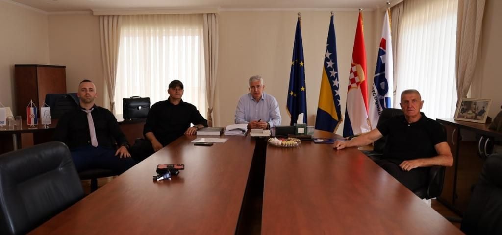 Uhićen član HDZ-a BiH. Prvoosumnjičenik za paljenje službenog vozila gradonačelnika Kordića