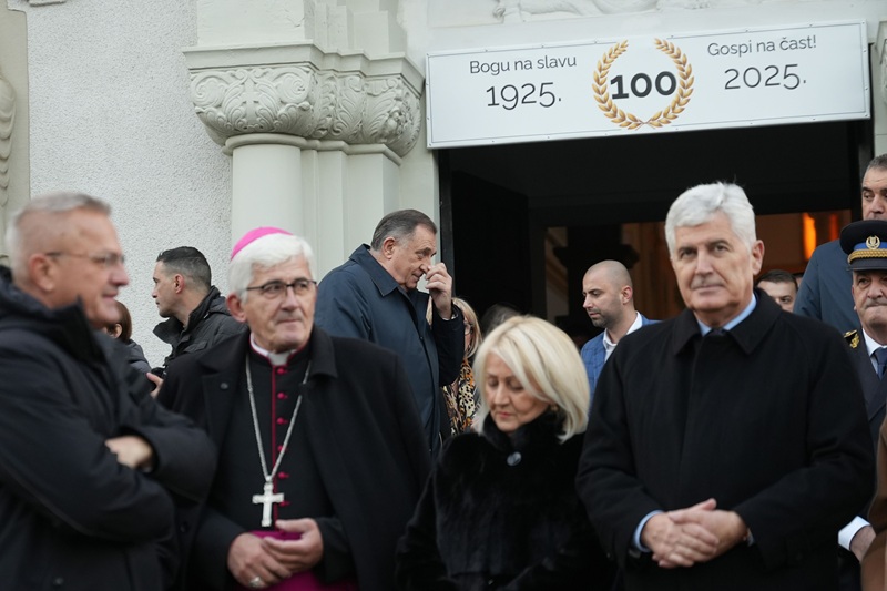 Orgijanje u Banjoj Luci – Dodik i Čović demonstrirali Plenkoviću bratsko savezništvo