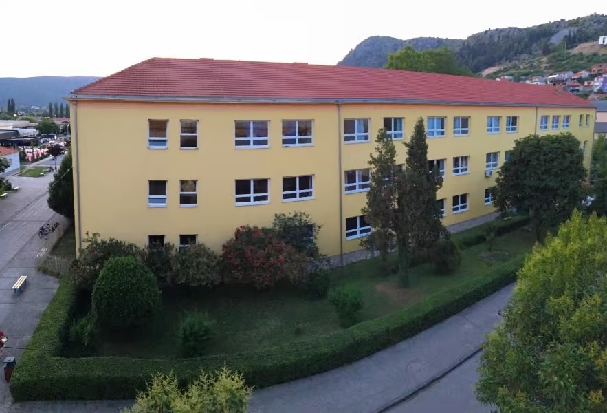 Padaju izvršitelji, nalogodavci slobodni: Bivši ravnatelj u Čapljini osuđen zbog namještanja natječaja, Vidić bez posljedica