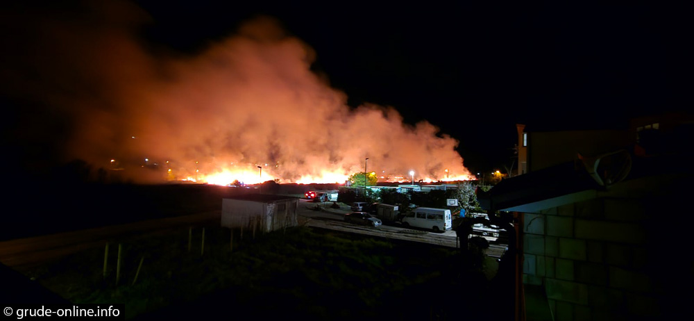 Veliki požar buknuo ispod južne obilaznice u Grudama