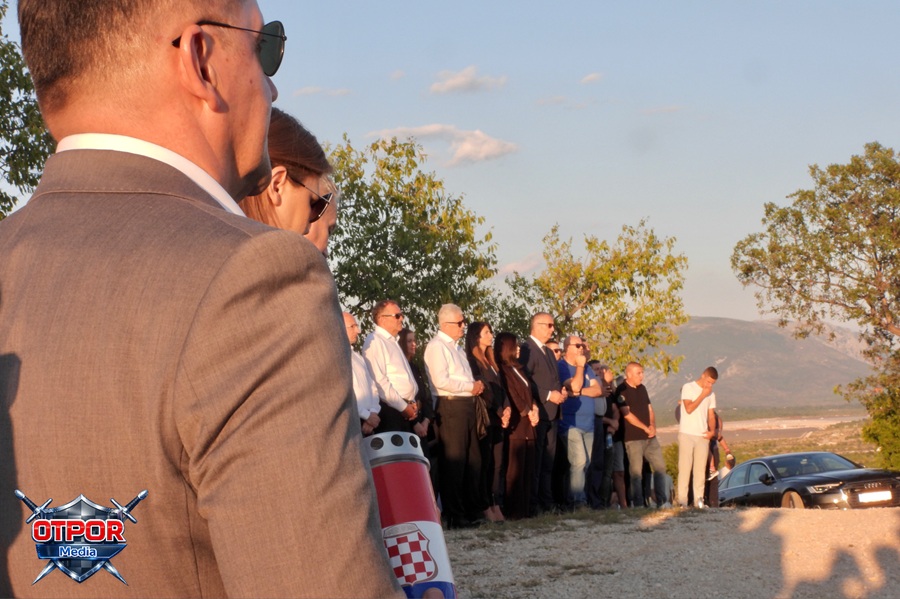 Dosta je, Dragane Čoviću! Vrijeme je za promjene