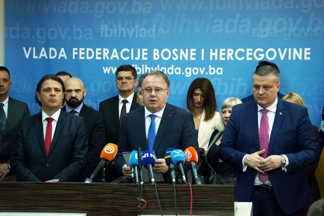 Dugovi, uhljebljivanje i pad: Federacija pred potpunim financijskim slomom s 2,2 milijarde maraka novih zaduženja